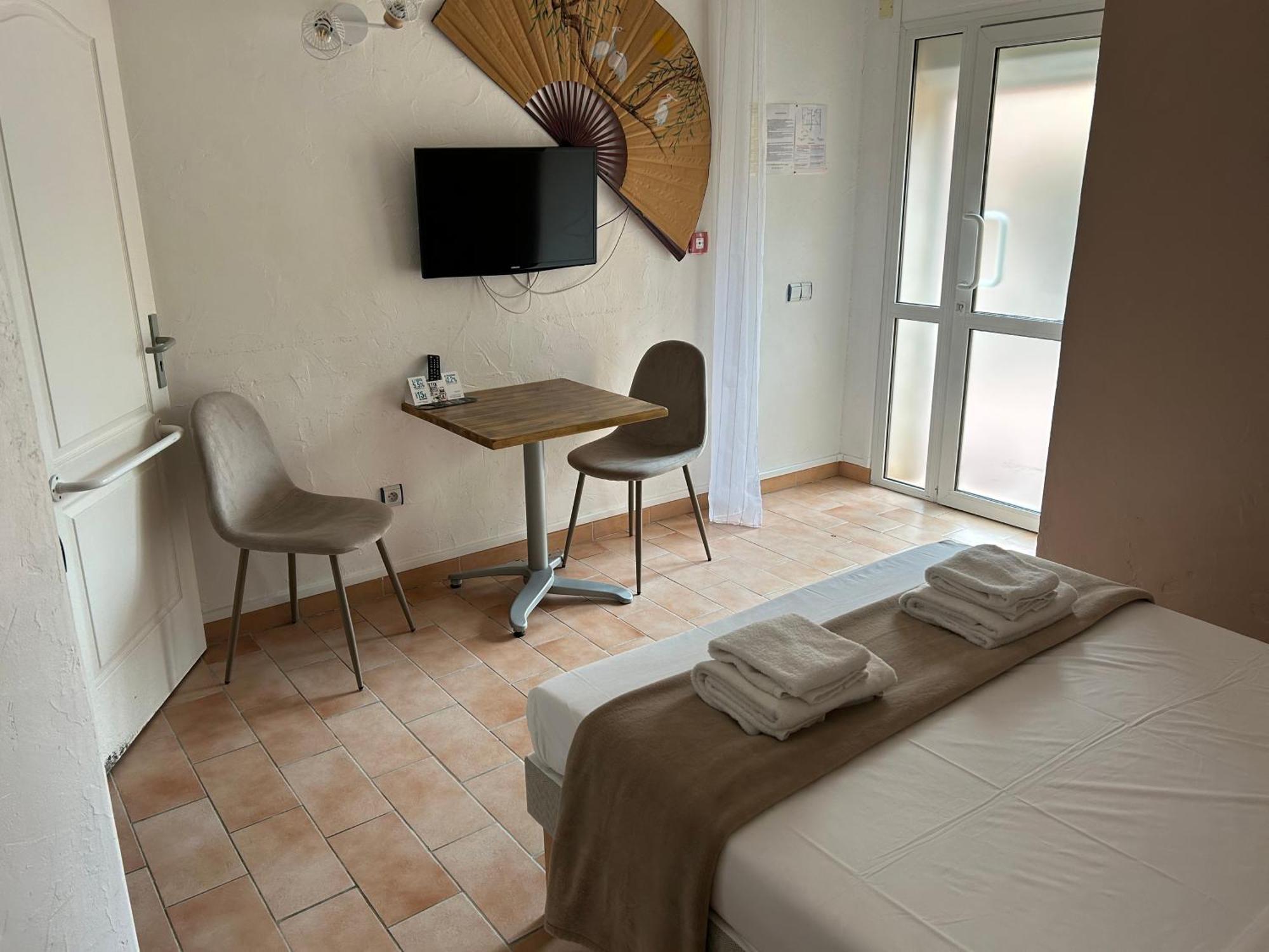 Logis Hotel De La Clape Narbonne-Plage Esterno foto