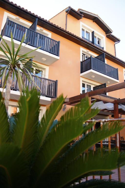 Logis Hotel De La Clape Narbonne-Plage Esterno foto
