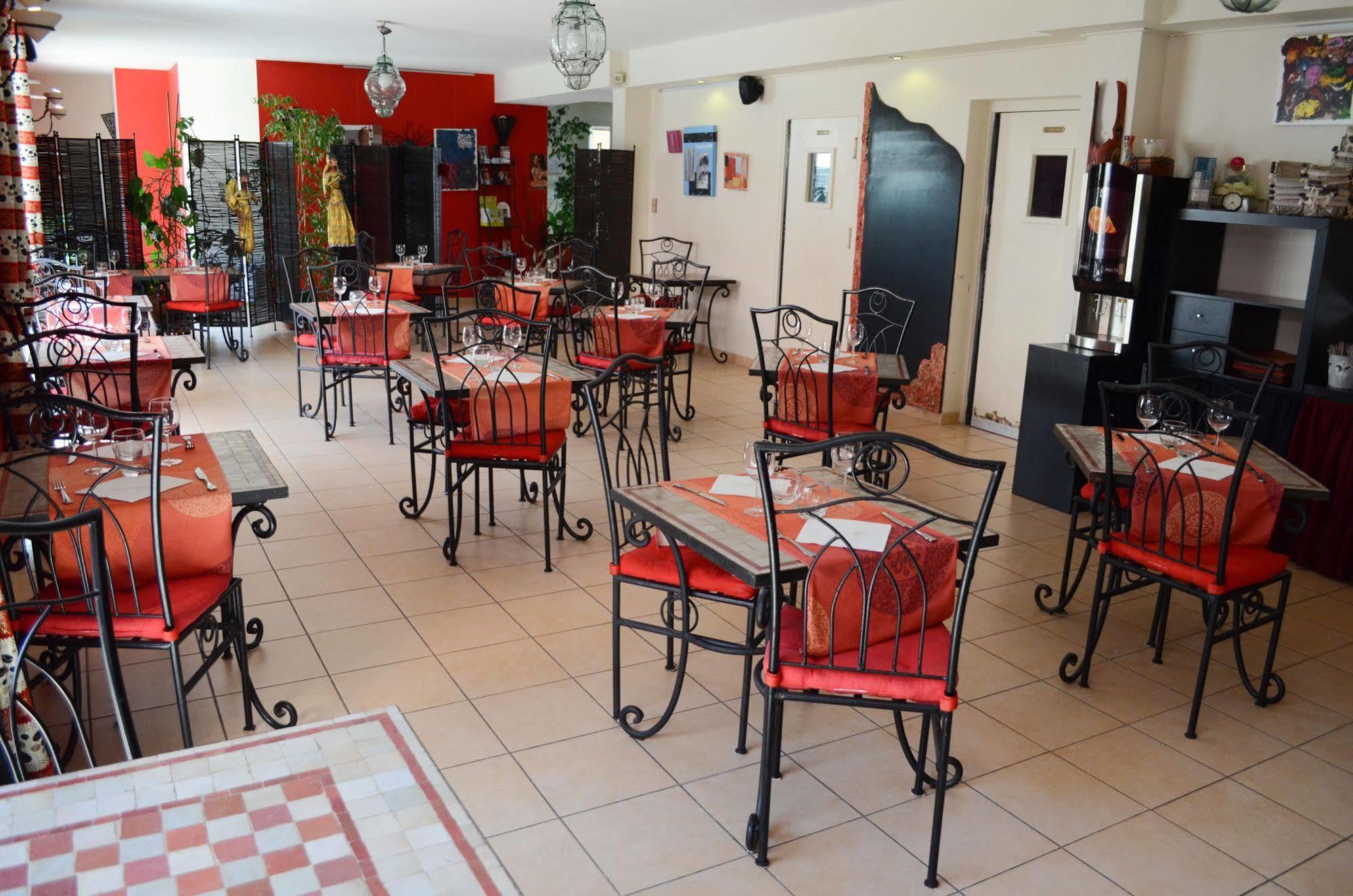 Logis Hotel De La Clape Narbonne-Plage Esterno foto